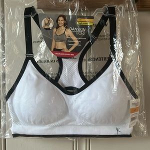 Danskin Now Sports Bra Medium NWT